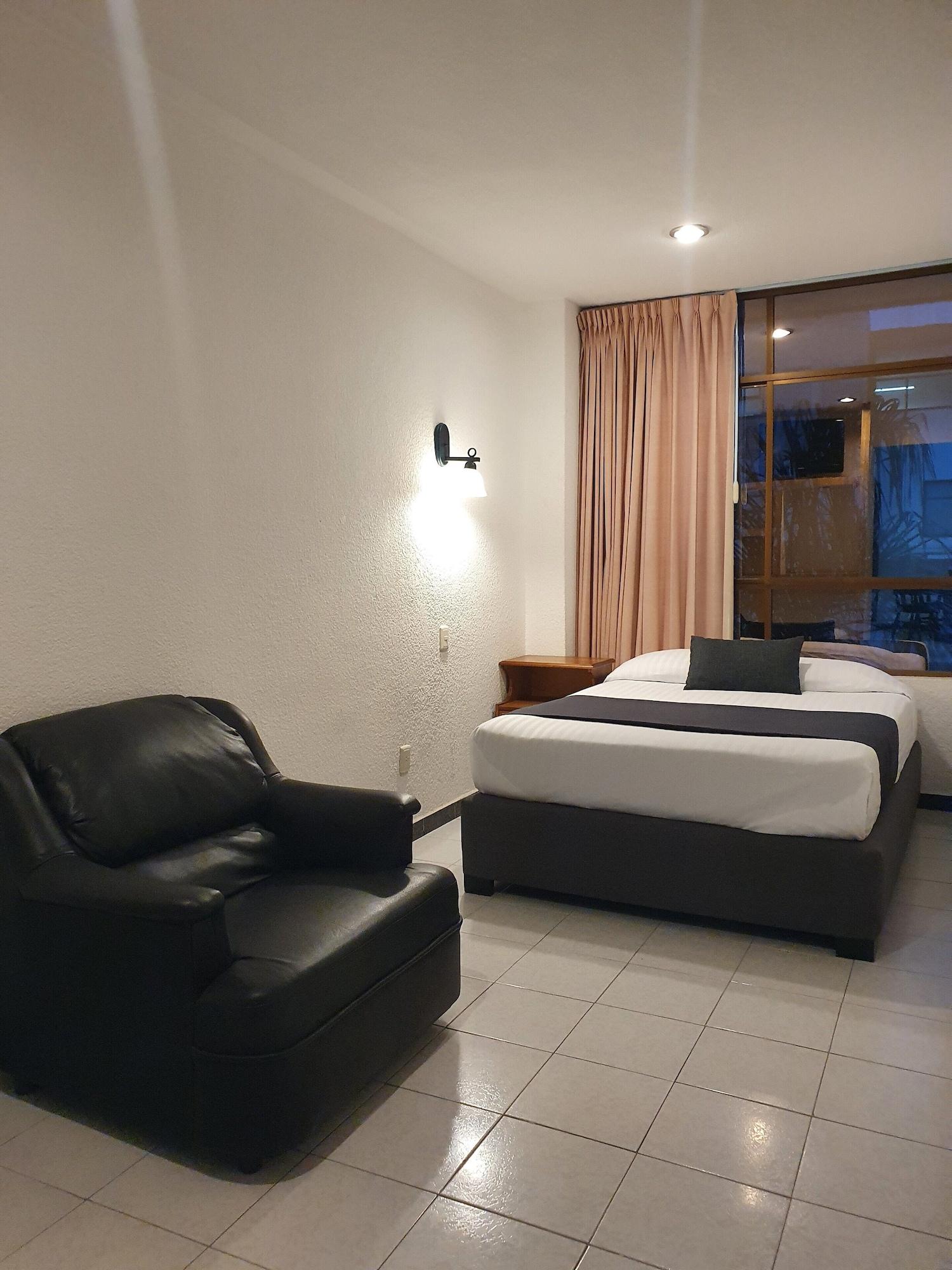 Estanza Hotel & Suites Morelia Exterior foto