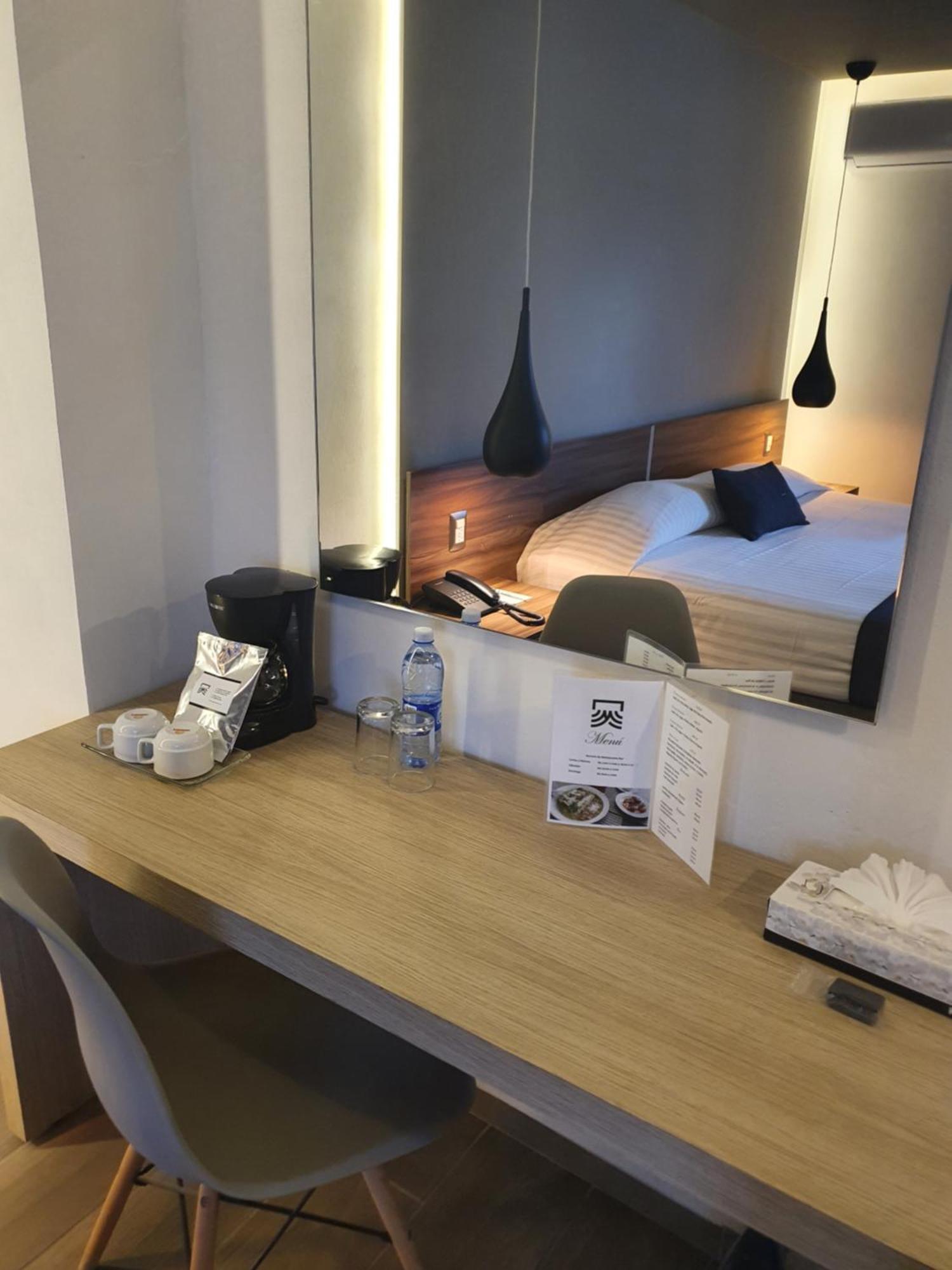 Estanza Hotel & Suites Morelia Zimmer foto